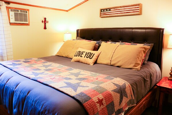 1 bedroom, WiFi, bed sheets