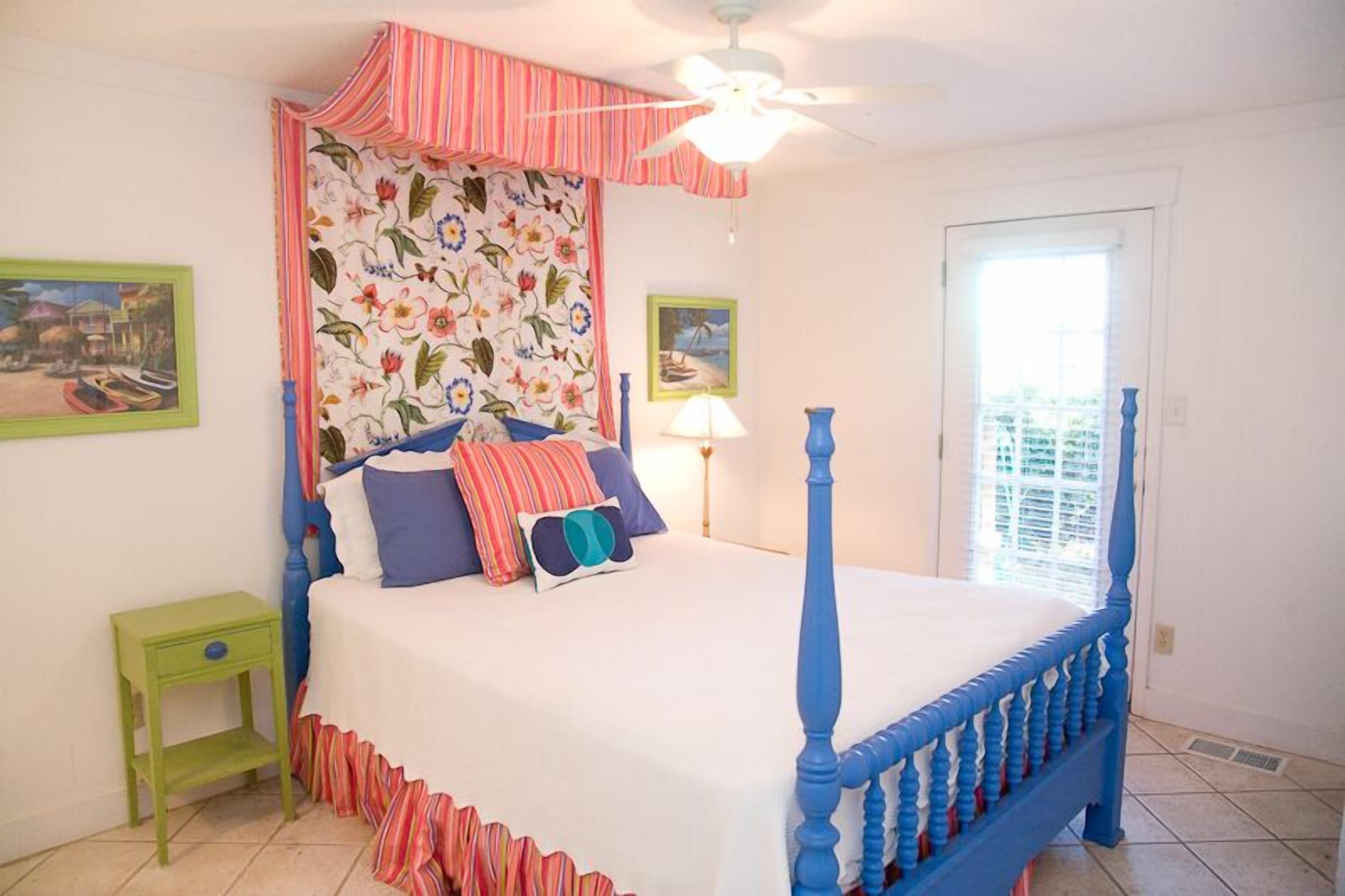 Family and Pet Friendly with Privacy Fence