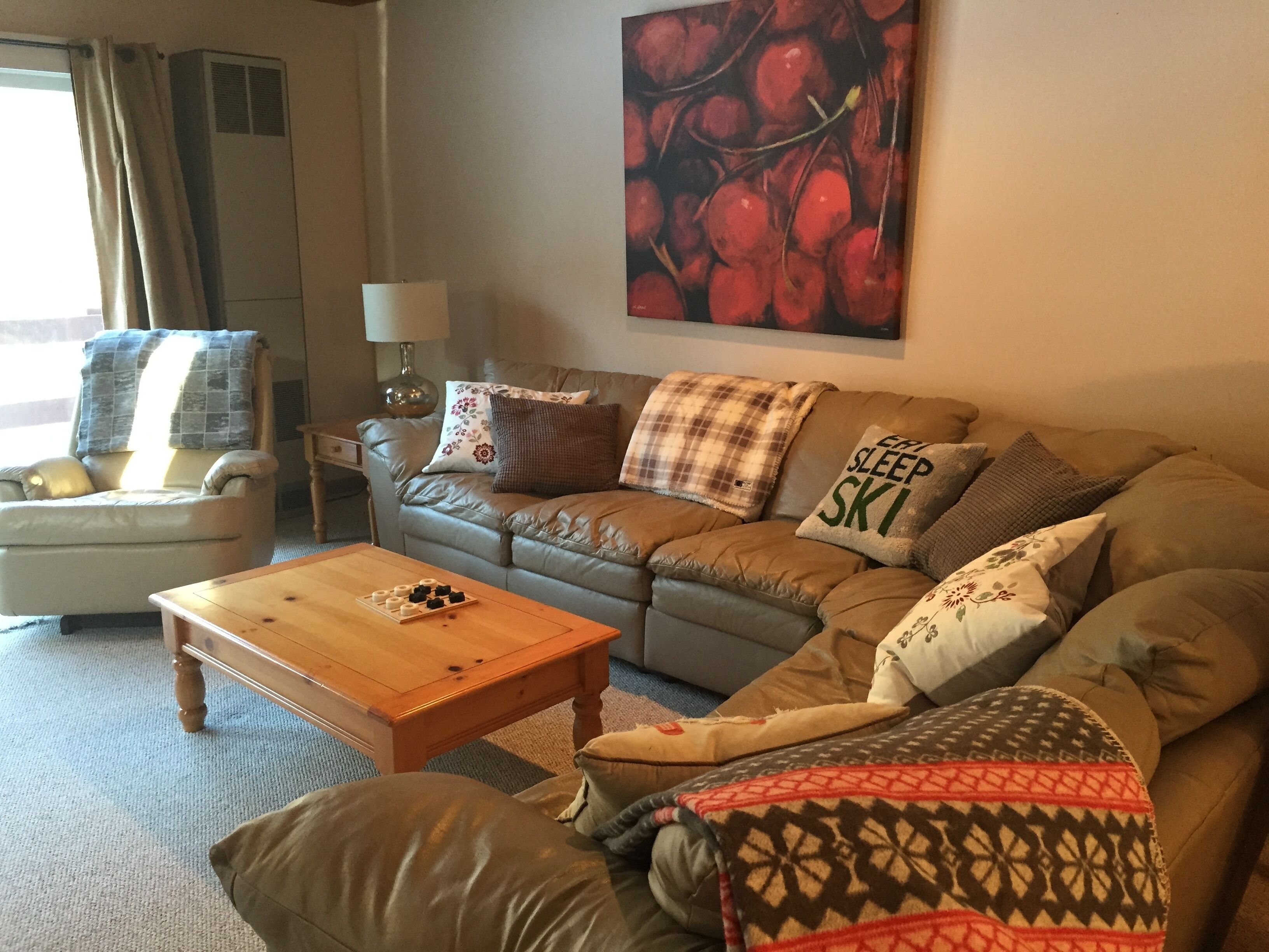 Fabulous 4 bdrm/4 bath sleeps up to 12, 1 mile from Okemo Jackson Gore
