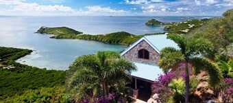 Honeymoon/Romantic Private Suite with Ocean View & Pool; Over 150 5 Star Reviews