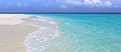 Una spiaggia nelle vicinanze