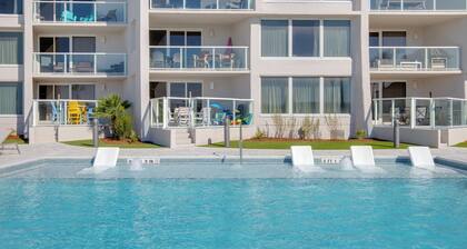 Rate Reduced! 2BR Stunning Beachfront Condo w/ Gulf View, Pool, Hot Tub, Tram