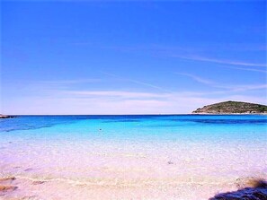 On the beach, sun-loungers - Escape holiday house A, jacuzzi, island Drvenik Mali (Trogir)