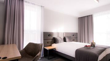 Comfort Double Room, 1 King Bed, Non Smoking | Premium bedding, memory-foam beds, in-room safe, individually decorated