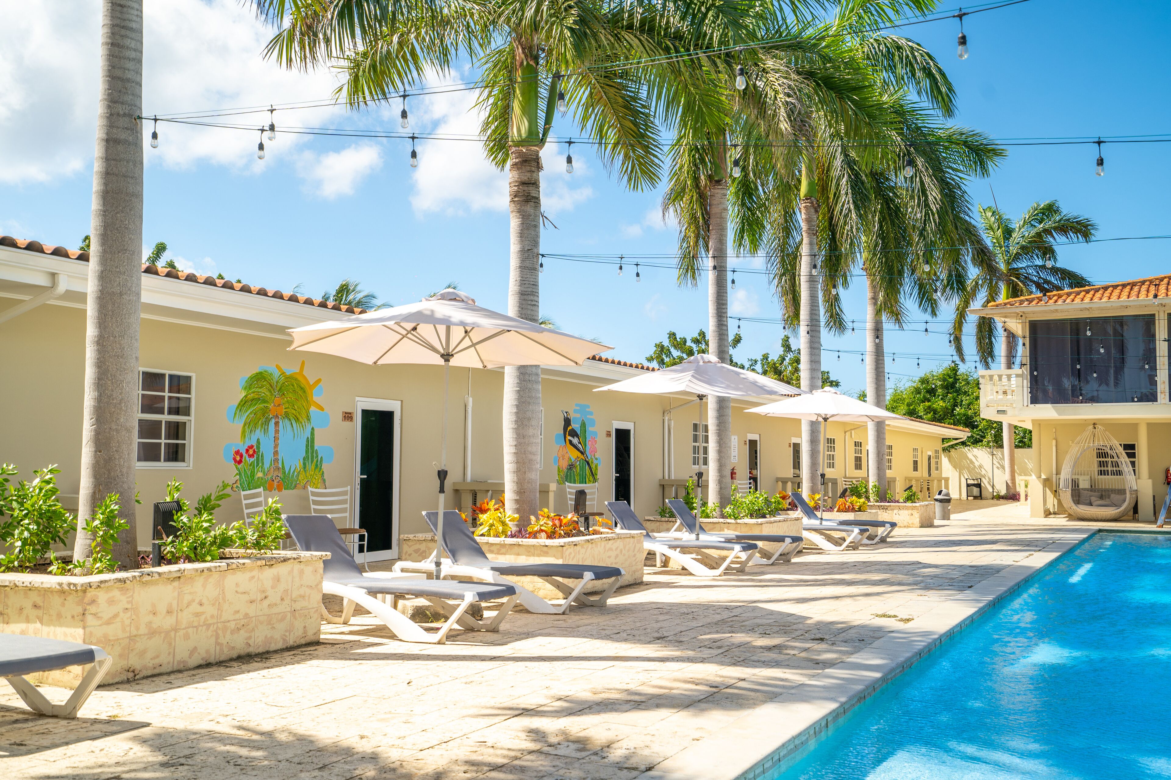 2 outdoor pools, open 7:00 am to 11:00 pm, free pool cabanas