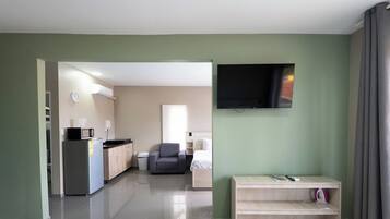 Family Double Room, Pool View | Room amenity