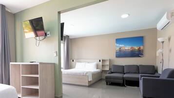 Family Double Room, Pool View | Room amenity