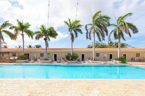 2 outdoor pools, open 7:00 AM to 11:00 PM, free pool cabanas - Delynne Boutique Hotel (Willemstad)