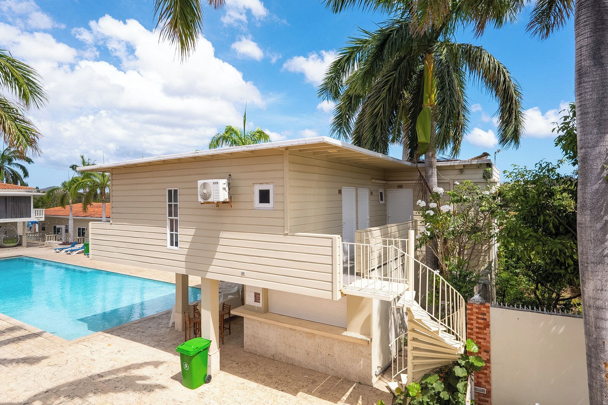 Tweepersoonskamer, 2 queensize bedden, niet-roken | Luxe beddengoed, donzen dekbedden, een kluis op de kamer, een bureau