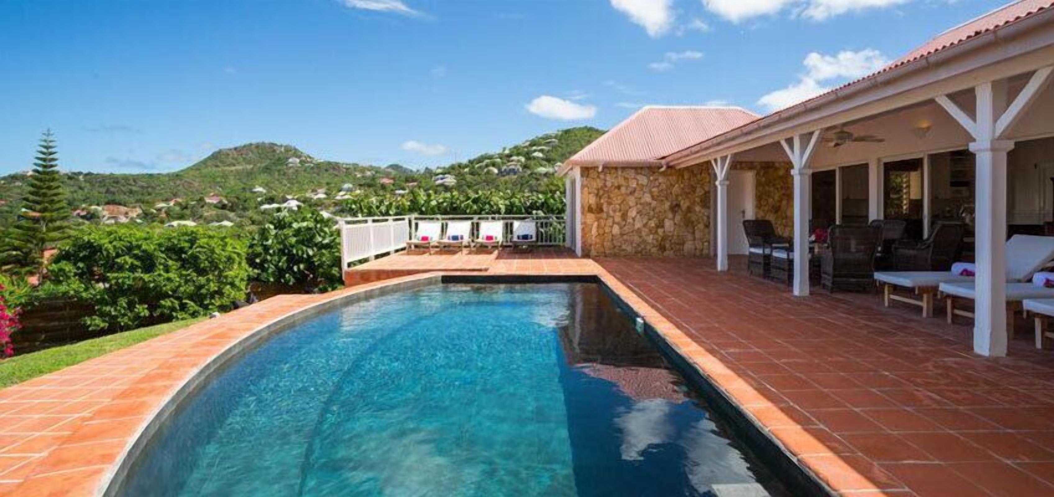 สระว่ายน้ำ