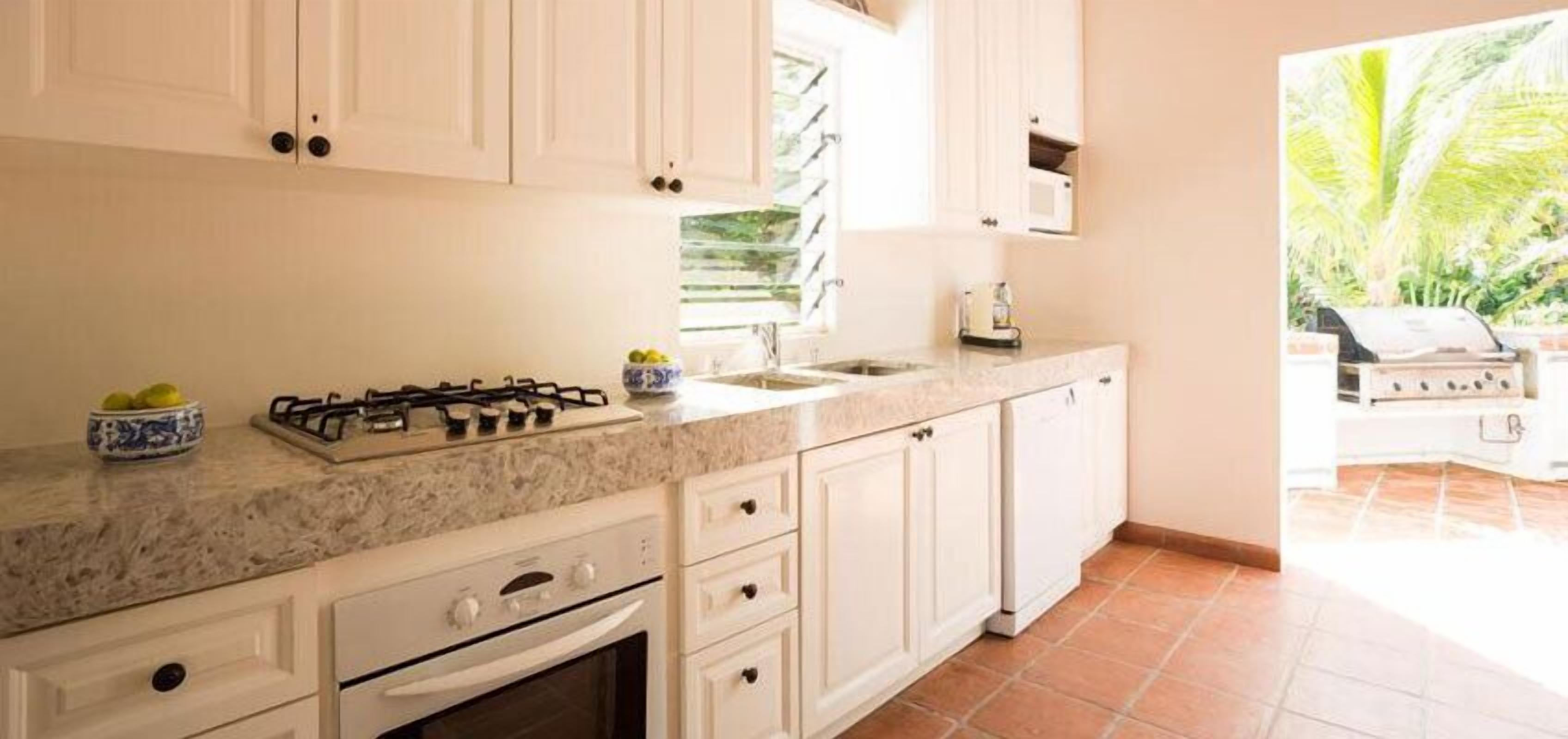 เตาประกอบอาหาร, เครื่องล้างจาน, เครื่องครัว/จาน/ช้อนส้อม