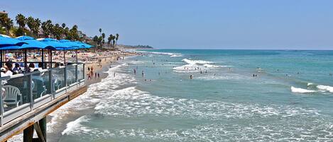 Beach nearby, sun loungers, beach towels