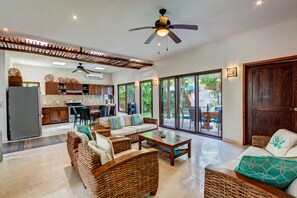 TV connectée, livres, chaßne hi-fi