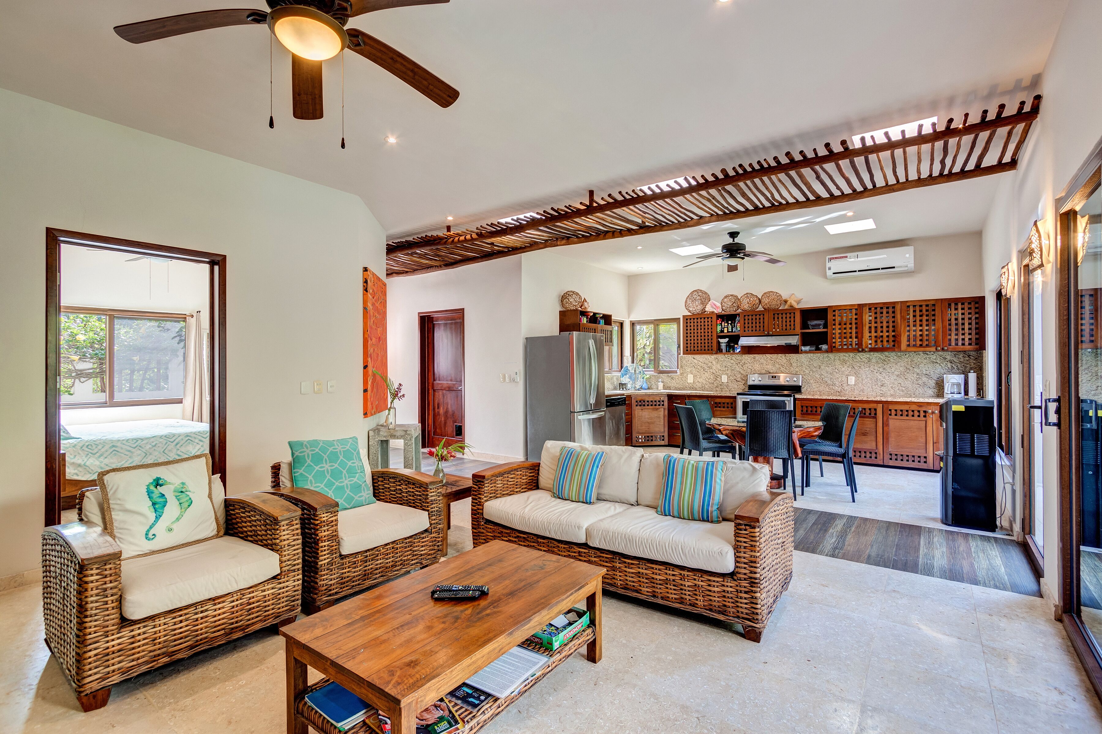 Private House with Pool, 2 Mins walk to Beach/Restaurants, Hanging Bed +6 Bikes 