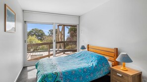 3 bedrooms, iron/ironing board