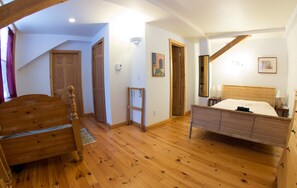 2 bedrooms, in-room safe, iron/ironing board, WiFi - Rent a Room at Cabot Shores - We are on the Cabot Trail (Englishtown)