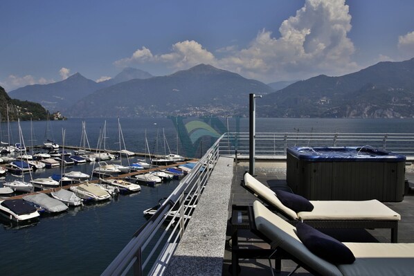 Property grounds - Villa Navalia - Luxury Lake Como front villa overlooking lake and mountain - (menaggio)