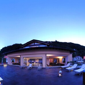 Terrace/patio - Villa Navalia - Luxury Lake Como front villa overlooking lake and mountain -  (menaggio)