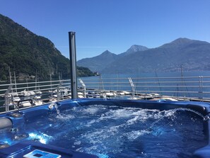 Outdoor spa tub - Villa Navalia - Luxury Lake Como front villa overlooking lake and mountain -  (menaggio)