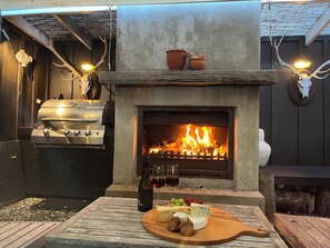 Property grounds - Stunning Onetangi Waiheke Beach House (Onetangi)