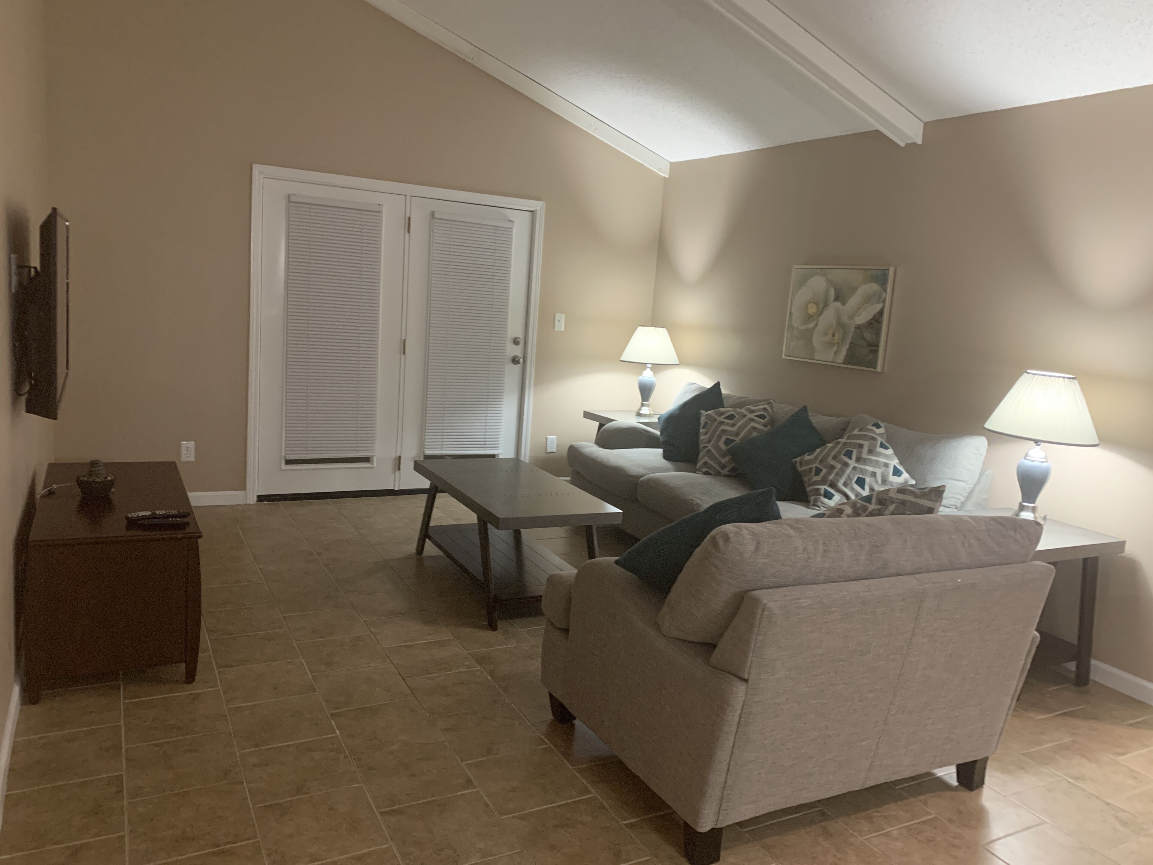 2br Duplex close to U of A