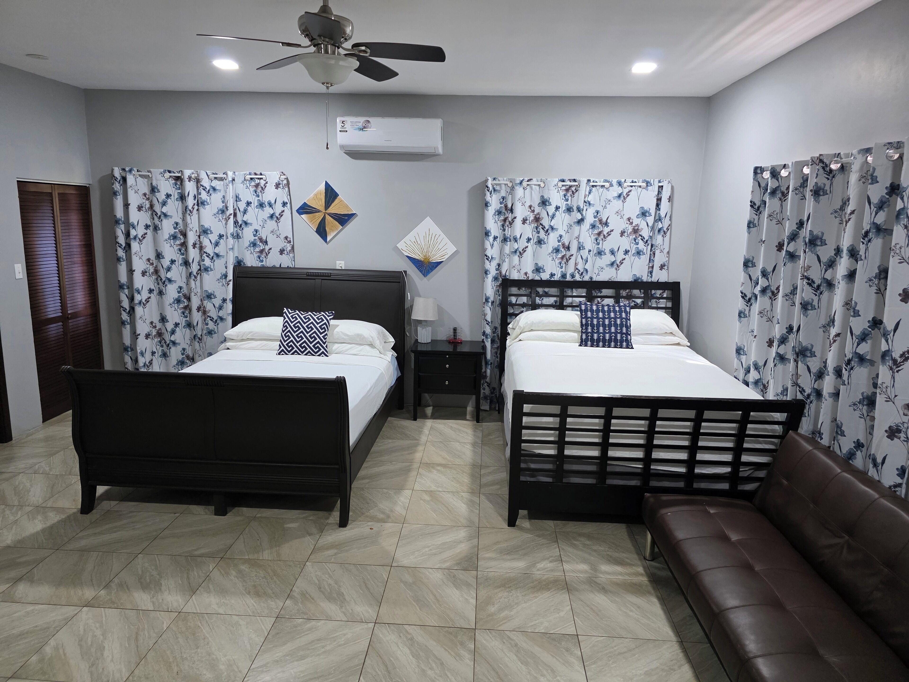 3 多间卧室、熨斗/熨衣板、旅行婴儿床、免费 WiFi