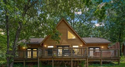 Top Of The Rock Cabin * Amazing Location * Hot Tub * takka * Great Näkymät * WIFI * Grilli