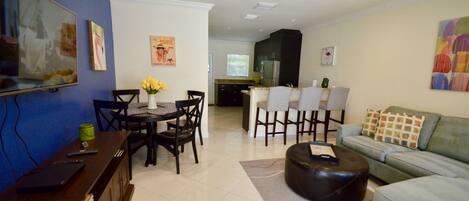 Smart TV, DVD player