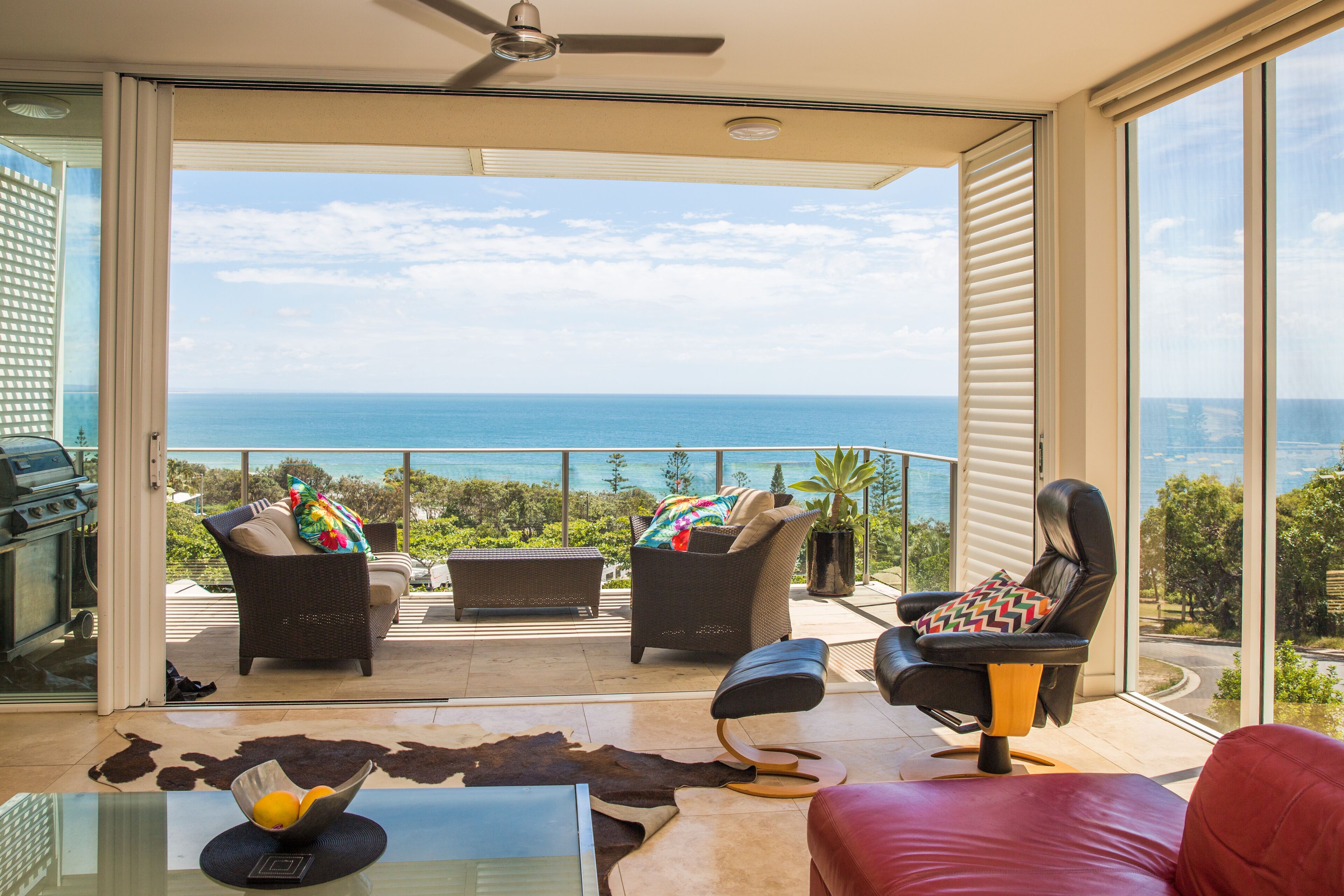 Oceansthree Apartment