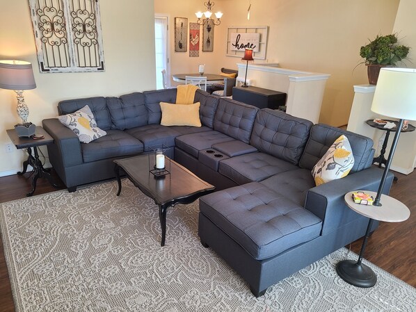 Smart-TV, Kamin, DVD-Player, Tischfußball