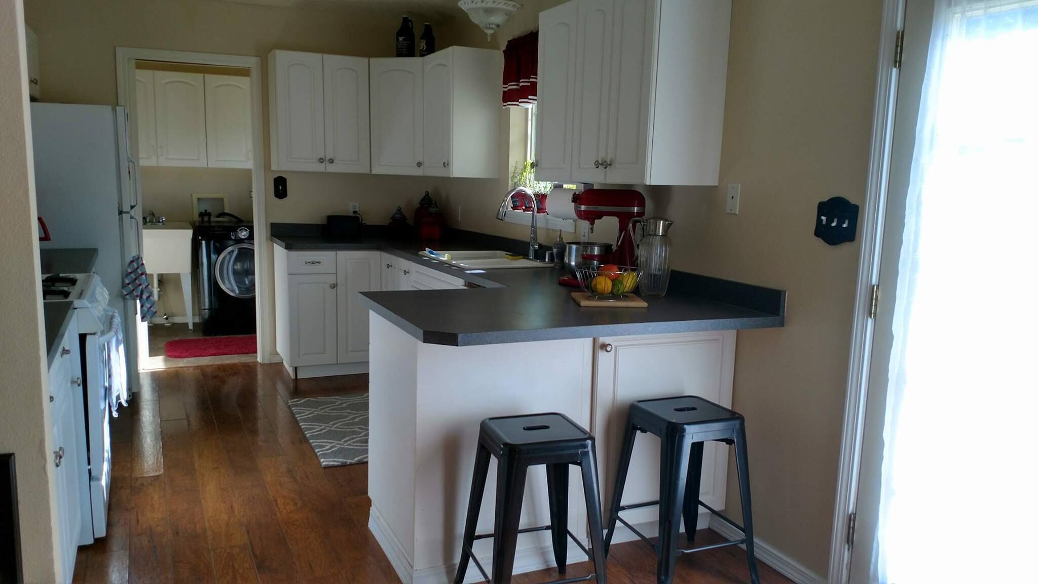 Great home, close to town, quiet neighborhood. available: 4/6mth winter discount