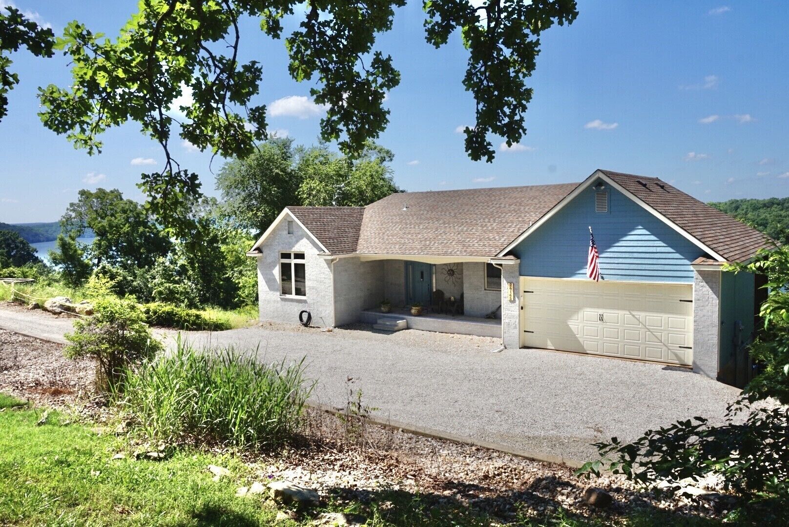 River Run Retreat:  Incredible Panoramic Lake Views!