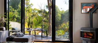 Retreat 34A - stunning views, meticulous design and pet friendly