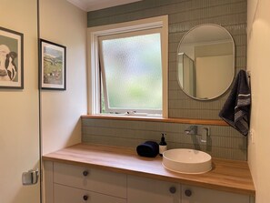 Dusch, hårtork, tvål och schampo