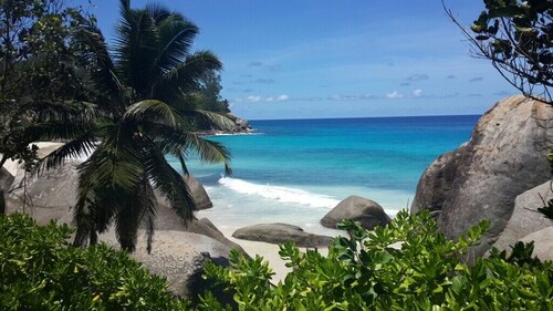 Eden Island Marina Apartment -with Golf Cart, WIFY, Sat TV +Pool