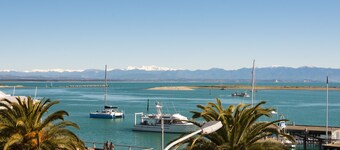 Latitude Apartment - The perfect treat for two on Nelson's Waterfront!