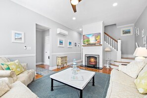 Smart TV, fireplace, DVD player