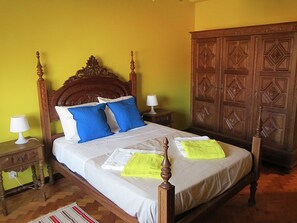 3 dormitorios, tabla de planchar con plancha, wifi gratis y ropa de cama