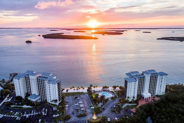 Sanibel Harbour Resort Sunset
