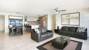 Unclassified image, 2 of 21, button - 25B Peninsula 25th Floor Beach Views (Surfers Paradise)
