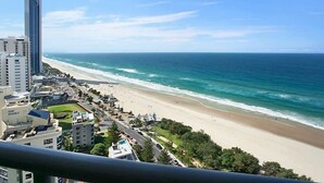Unclassified image, 5 of 21, button - 25B Peninsula 25th Floor Beach Views (Surfers Paradise)