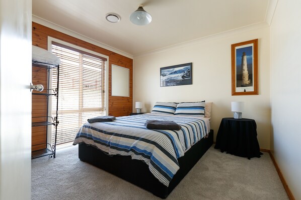 7 bedrooms, iron/ironing board, free WiFi, bed sheets