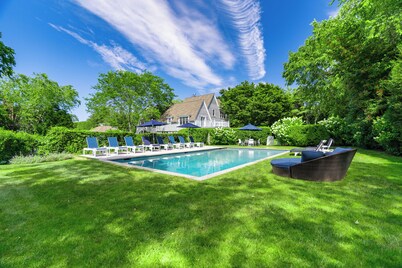 Stunning House: Tennis & Pool in Southampton Estate section