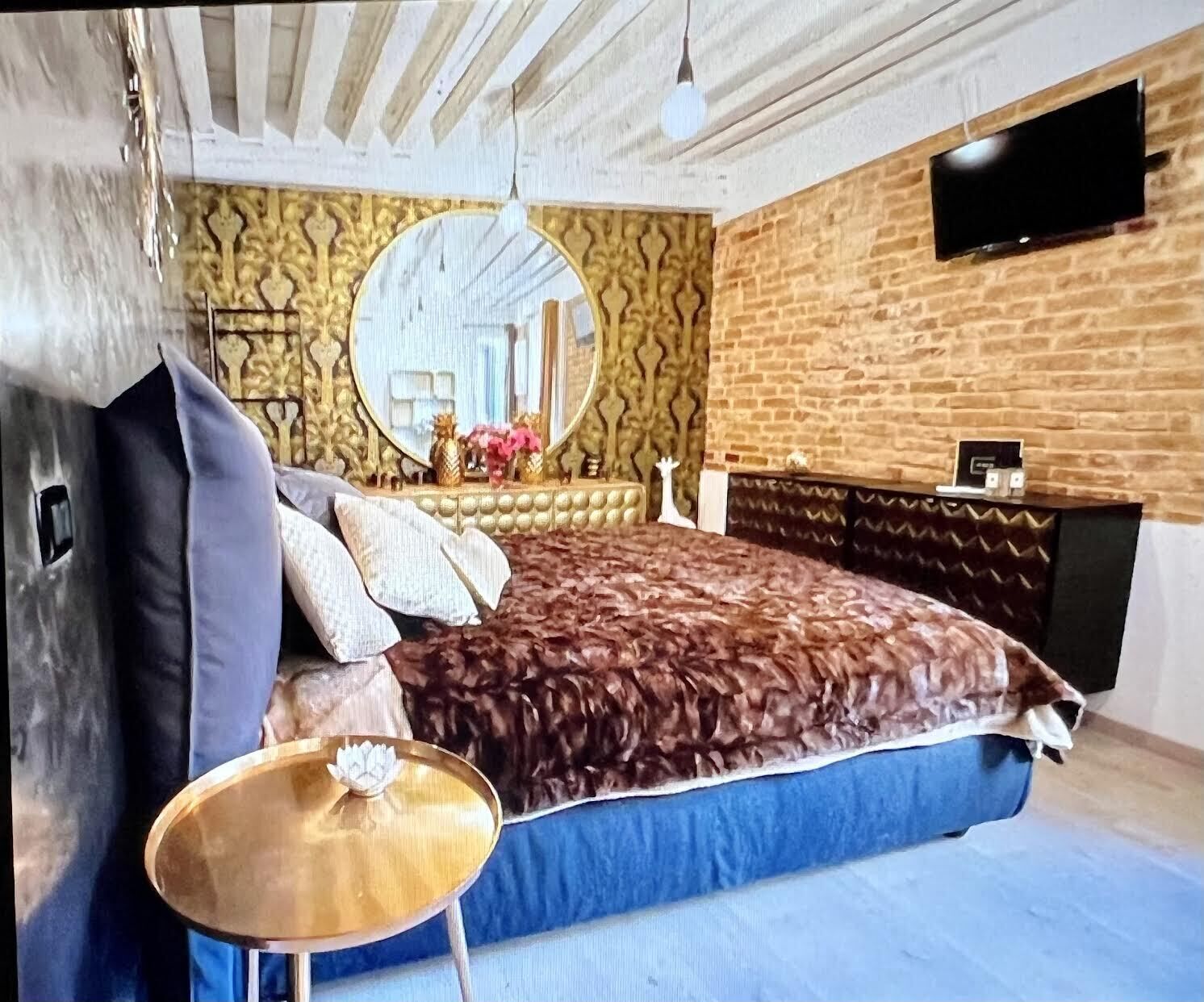 3 chambres, fer et planche à repasser, Wi-Fi, draps fournis