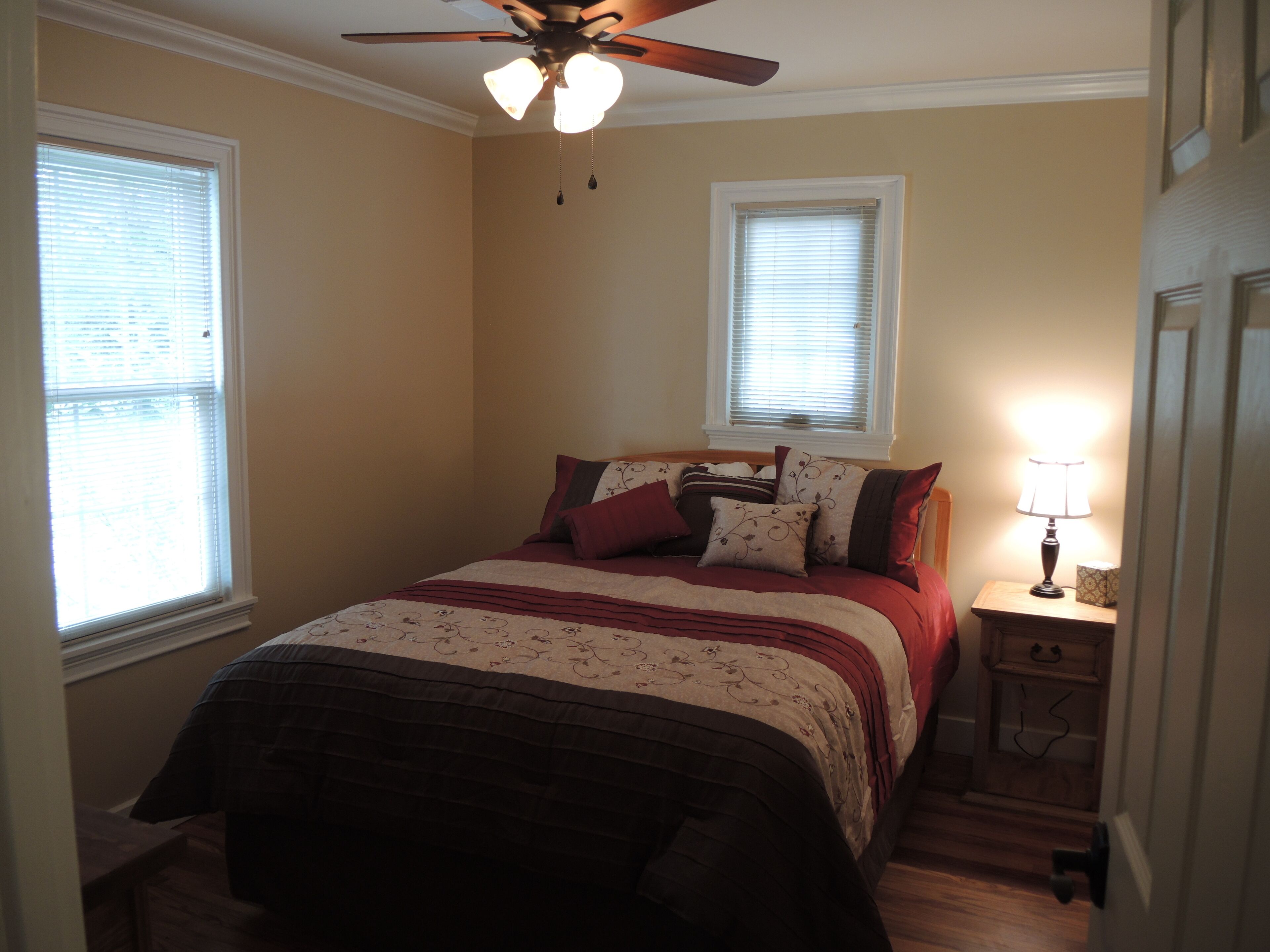  Get to BLUES-in' at Rusty's Roost, adjacent to downtown Clarksdale, MS