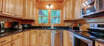 The Winding River House - Lake and River Access!