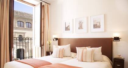 Beautiful And Central House For Up To 8 Guests