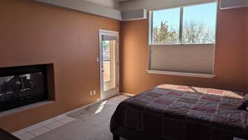 2 bedrooms, desk, iron/ironing board, travel crib