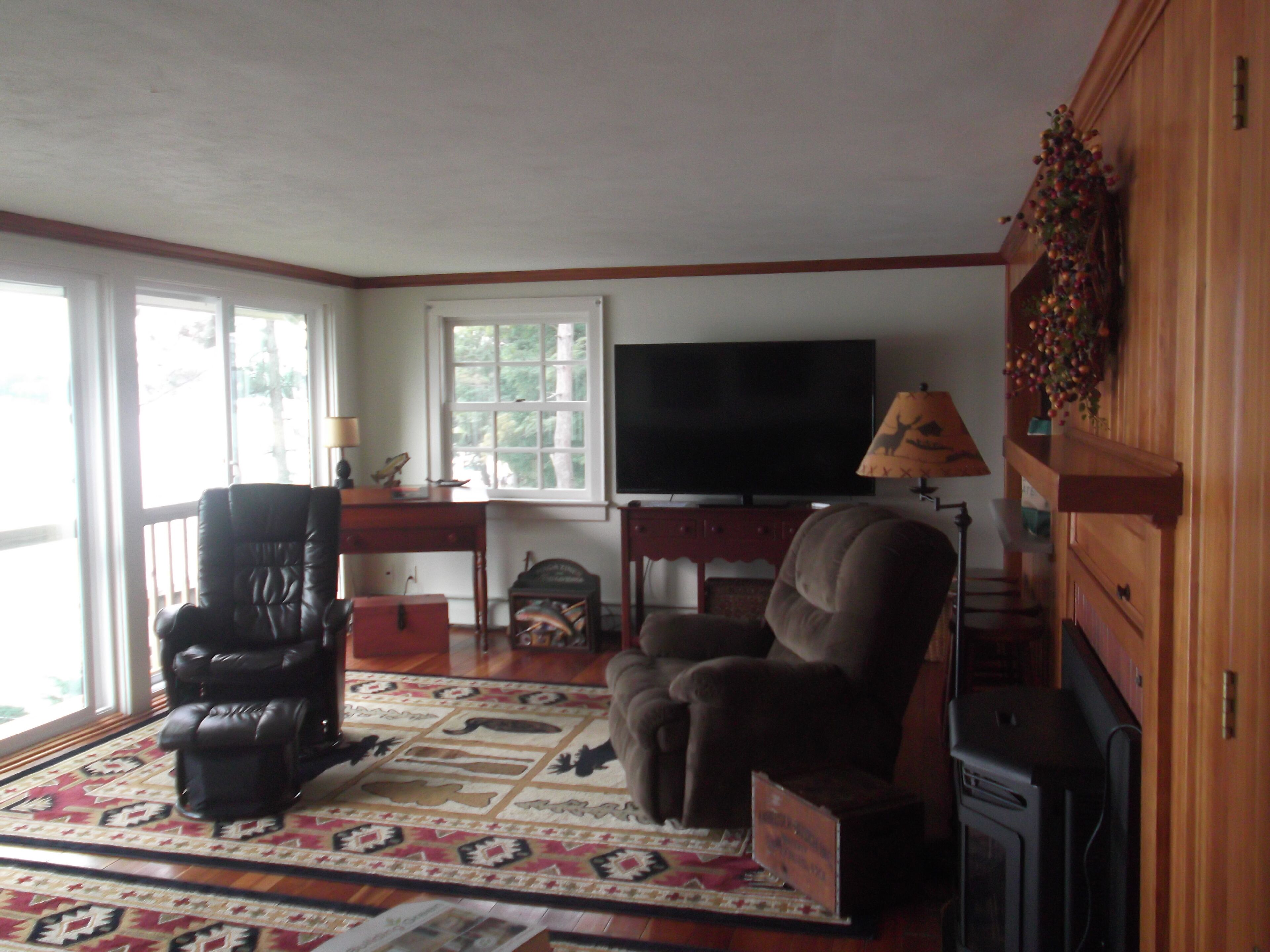 Private Lake House On Beautiful Tuscarora Lake/5 Bdrm/3 full Bath/waterfront