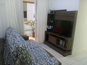 TV, mesa de pingue-pongue